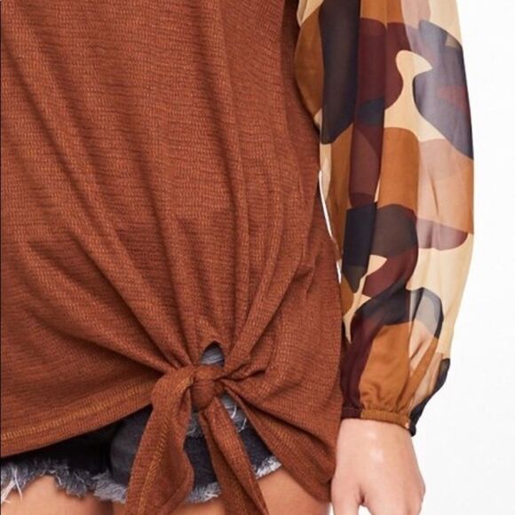 Contrast Pecan Brown Camo Print Front Tie Top - Picture 6 of 8
